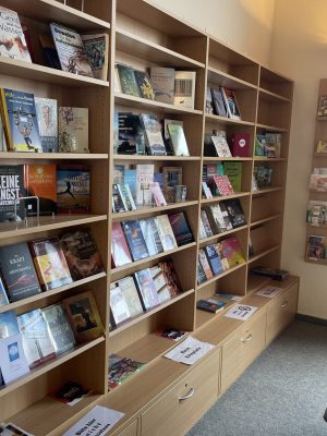 Ansicht unseres Büchertischs